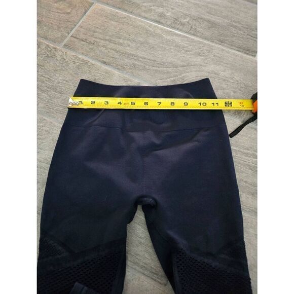 Fabletics Seamless Compression Leggings - Picture 4 of 9